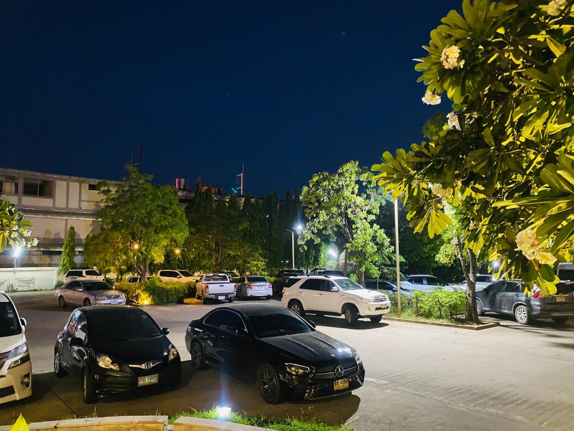 โรงแรม ซิตี้พาร์ค โคราช City Park Hotel Nakhonratchasima Eksteriør billede